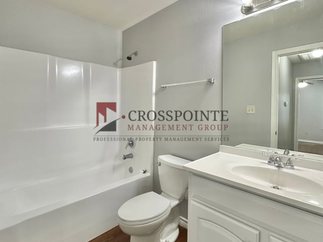 Building Photo - 3 Bedroom 2 Bath Duplex at Mansion Creek in Tyler! 1/2 off first full months rent