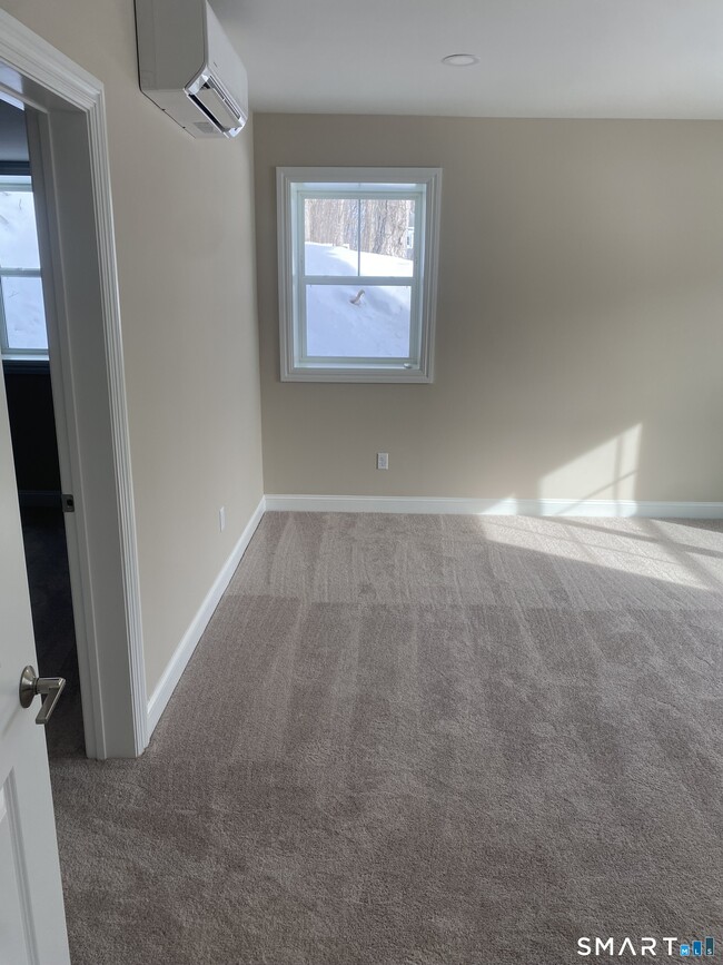 Building Photo - 919 Strongtown Rd