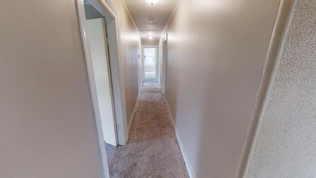 Building Photo - 716 Pearl St