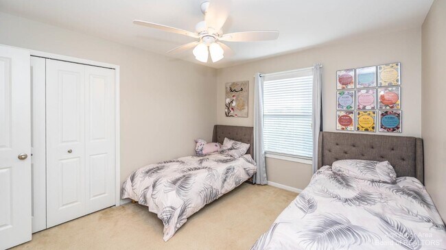 Building Photo - 815 Atherstone Dr