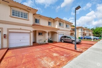 Building Photo - 3055 Riverside Dr