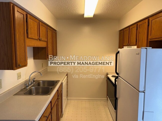 Building Photo - 6523 Doe Creek Way