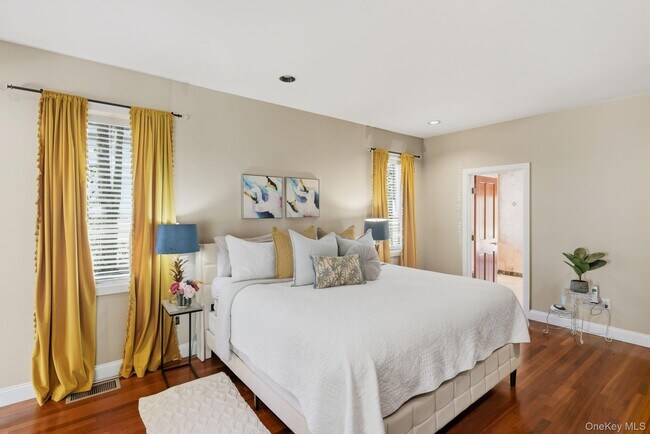 Building Photo - 45 Evergreen Ave