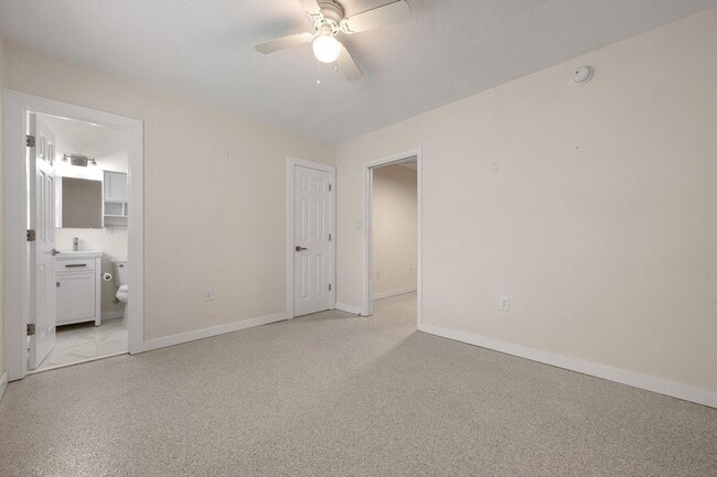 Building Photo - 308 Ohio Pl