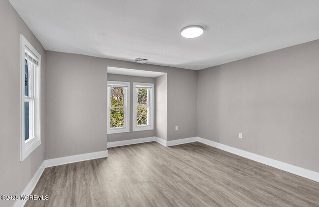 Building Photo - 700 Fifth Ave