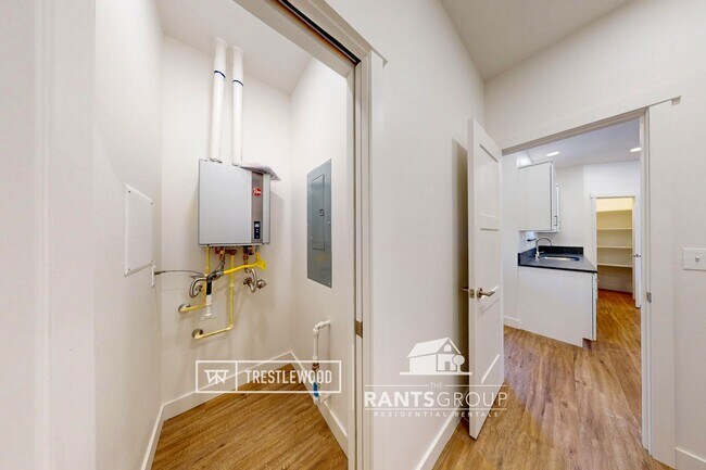 Building Photo - Brand New! Modern Home in Trestlewood – Wh...