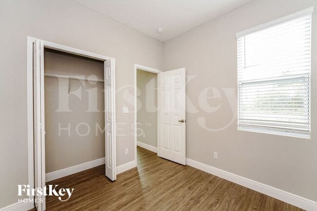 Building Photo - 3120 Halsey Ave SE