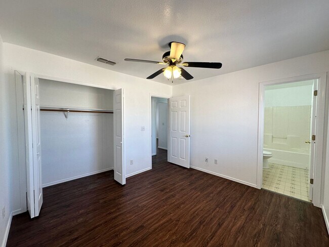 Building Photo - 6527 Nielsen Way