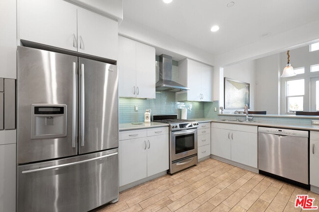 Building Photo - 7100 Playa Vista Dr
