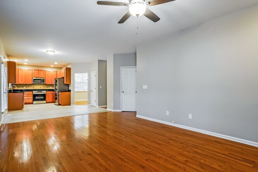 Building Photo - 2421 Barton Oaks Dr