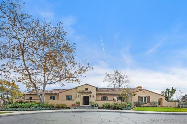Building Photo - Gorgeous Eastlake Townhome!