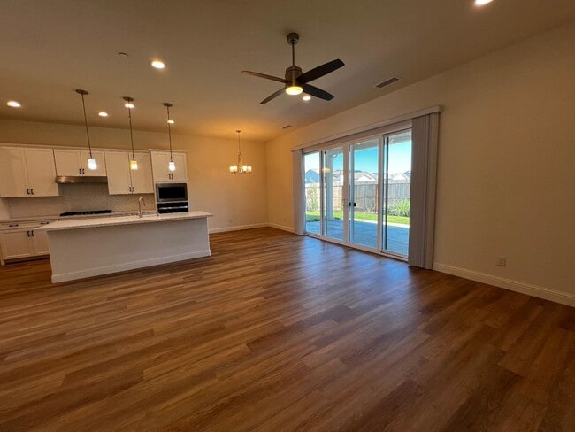 Building Photo - 3072 19th Ave