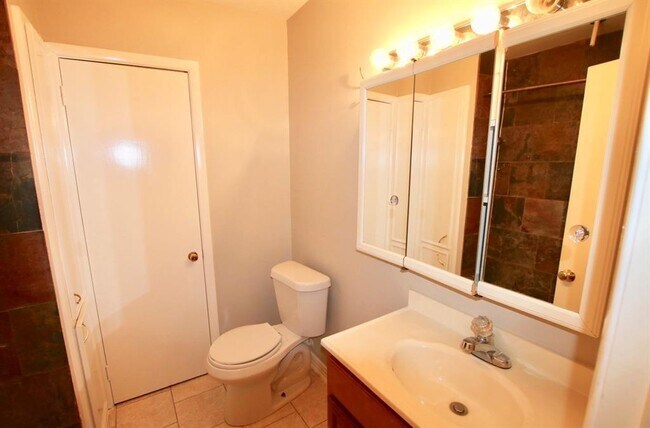 Building Photo - 8114 Fondren Rd