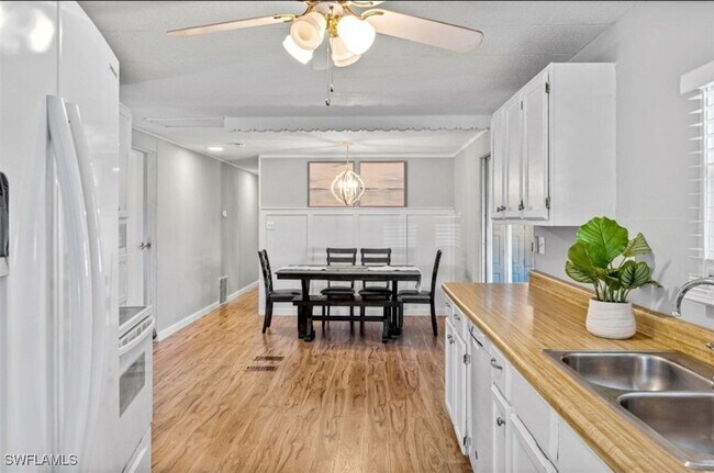 Building Photo - 407 Cape Florida Way