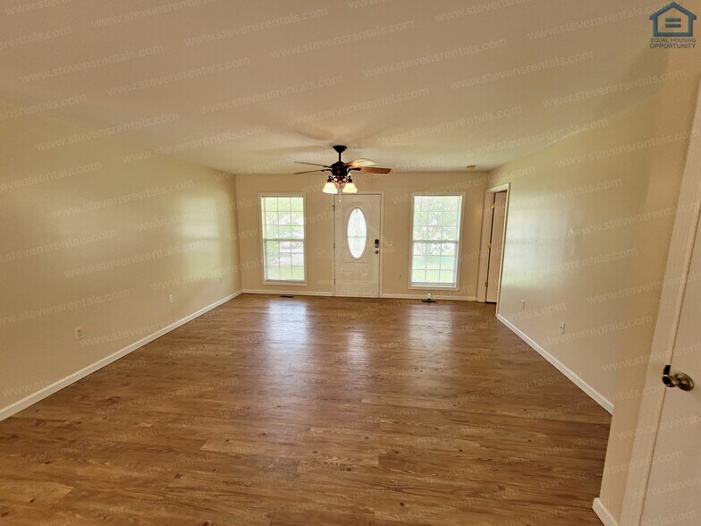 Building Photo - 511 Forrest Cove Ln