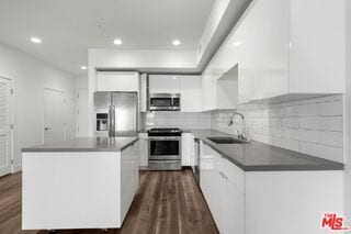 Building Photo - 1215 S Bedford Dr