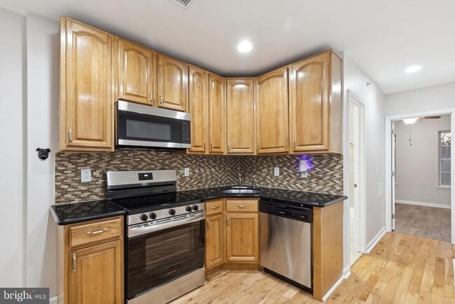 Building Photo - 1931 N Uber St