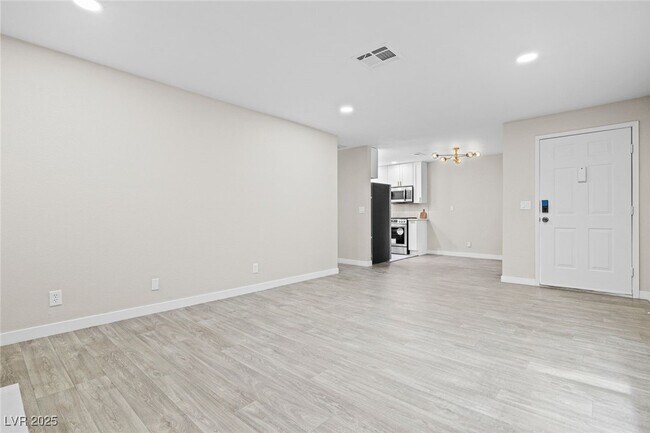 Building Photo - 5191 Caliente St