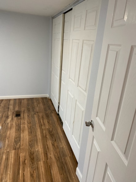 Building Photo - 10 9th Ave