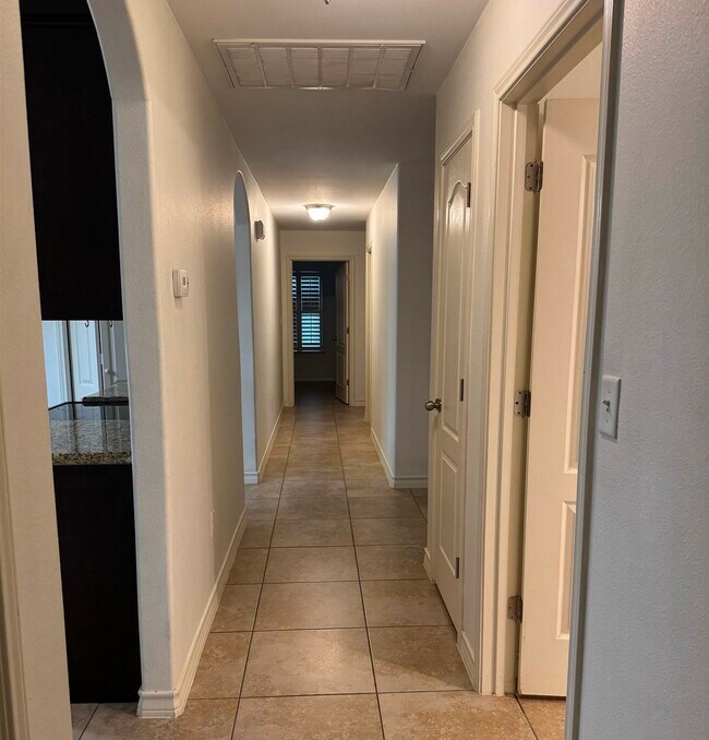 Building Photo - 212 Sandhill Oak Dr