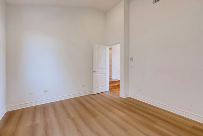 Building Photo - 1902 Marshallfield Ln