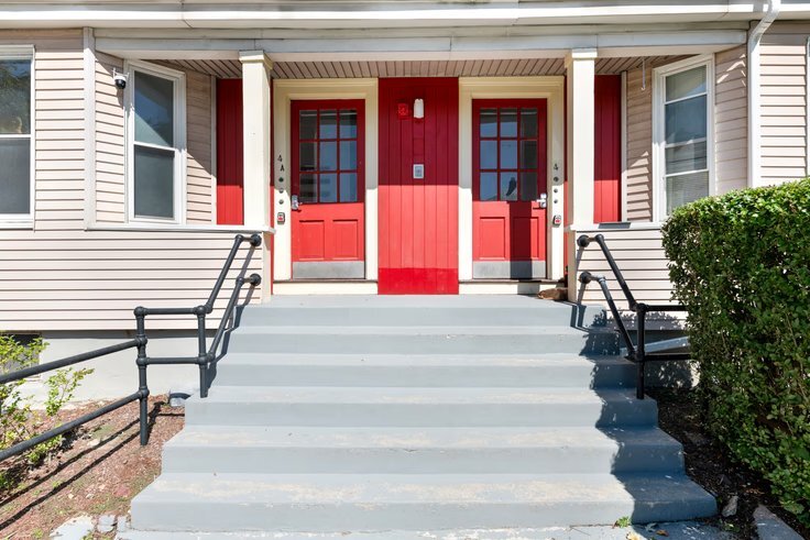 Building Photo - 2 Sherman St