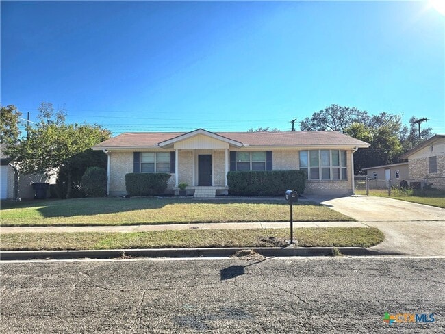 Primary Photo - 1204 Amthor Ave