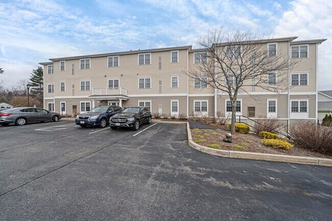 Building Photo - 555 Page St
