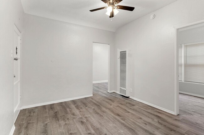 Interior Photo - 722-726 Maine Avenue