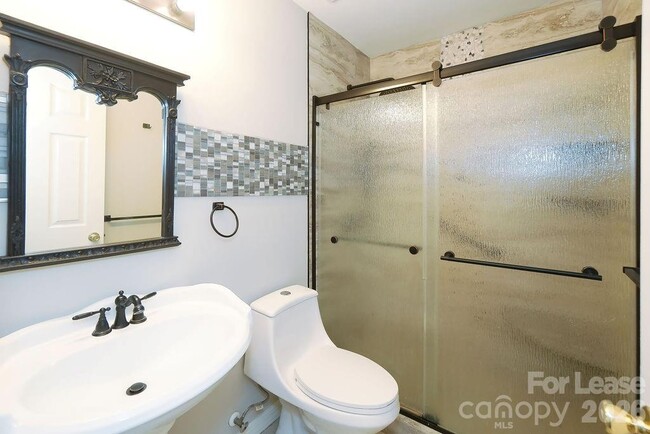 Building Photo - 6824 Southbrook Dr