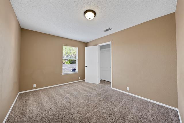 Building Photo - 115 Walnut Dr