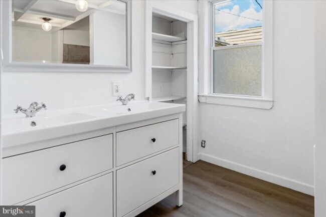 Building Photo - Enchanting Fells Point SFH 2bd/1.5ba w/ CAC, Modern Features, W/D and more! Available now