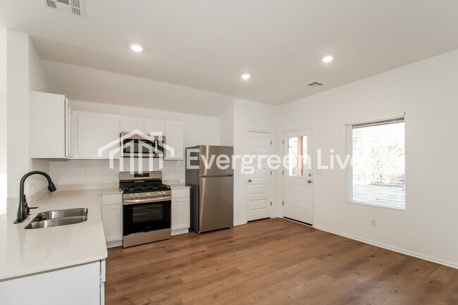 Building Photo - 3916 Olivia St