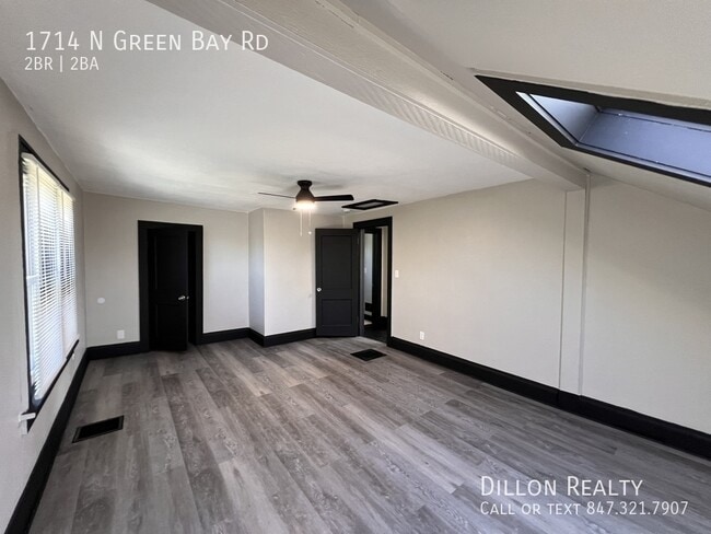 Building Photo - 1714 N Green Bay Rd