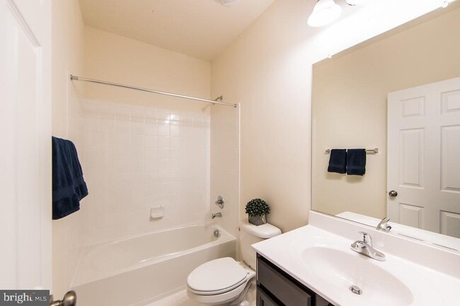 Building Photo - 203 Upper Brook Terrace