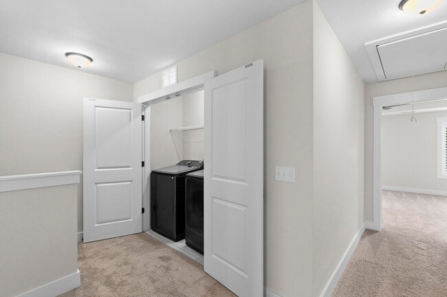 Building Photo - Townhome in Hampstead!