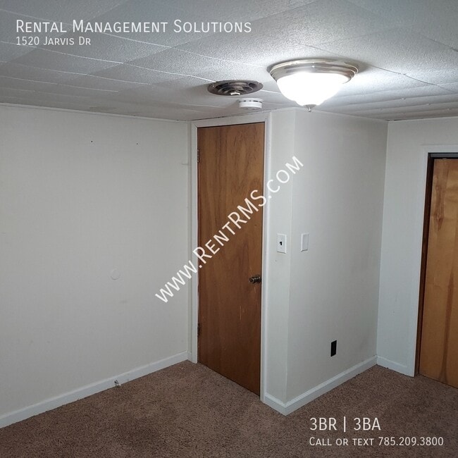 Building Photo - **BY APPOINTMENT ONLY**1520 Jarvis Dr - 3 ...