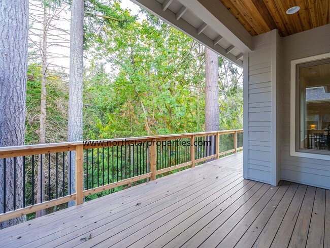 Building Photo - Tranquil Elevated Design in Tigard