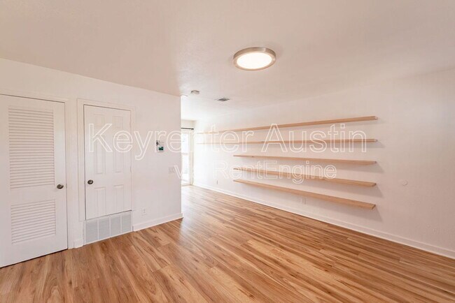 Building Photo - 5109 Overbrook Dr