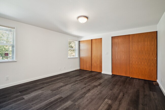 Building Photo - 2119 Duvall Ave NE