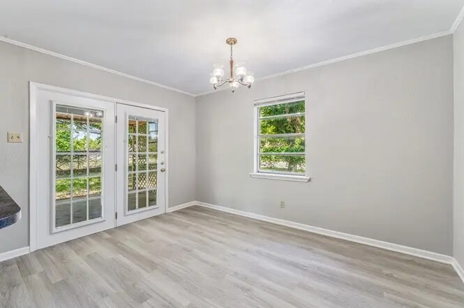 Building Photo - 1016 N Meadowlark Ln