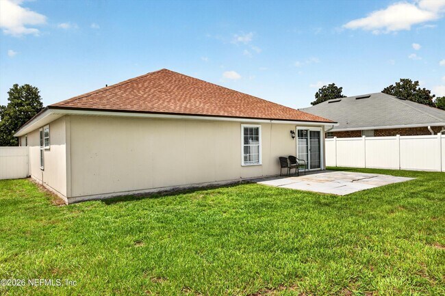 Building Photo - 490 Hillside Dr