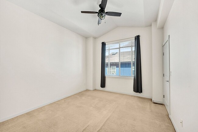 Building Photo - Modern 3-Story Tacoma Condo – Downtown Cit...