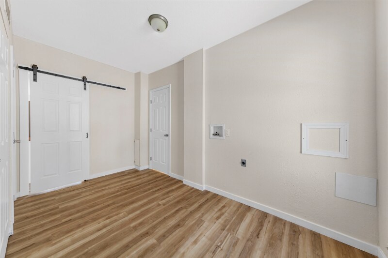 Building Photo - 204 E 2nd St