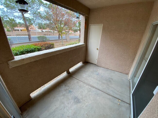 Building Photo - GORGEOUS CONDO IN GATED COMMUNITY NEAR SUMMERLIN