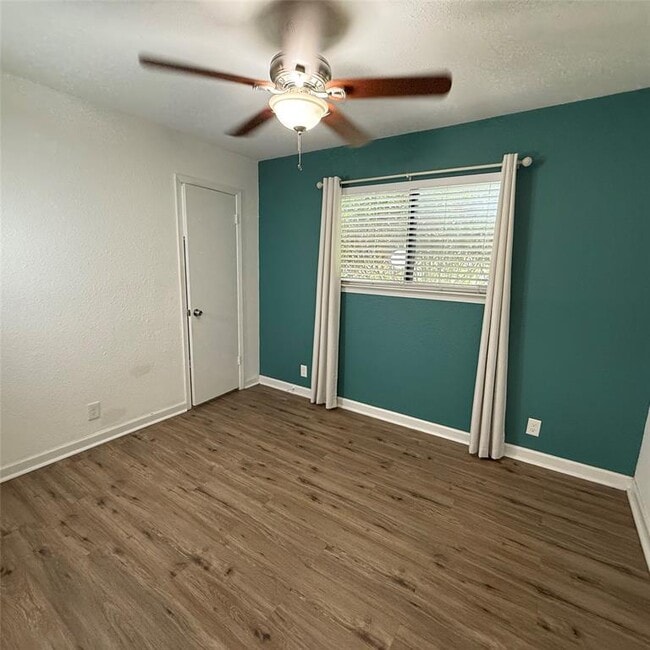 Building Photo - 1500 Wroxton Way