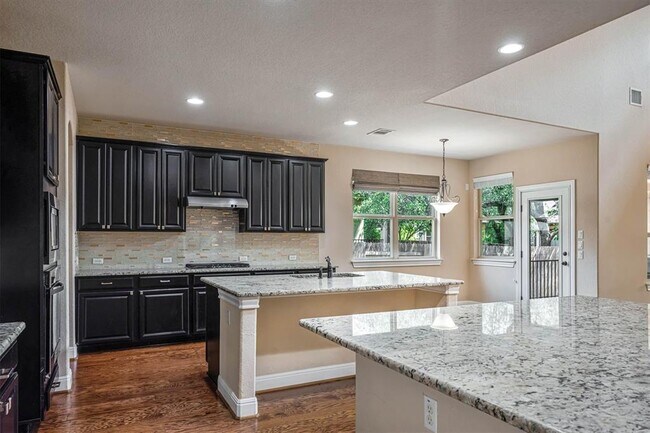 Building Photo - 5809 Viejo Dr
