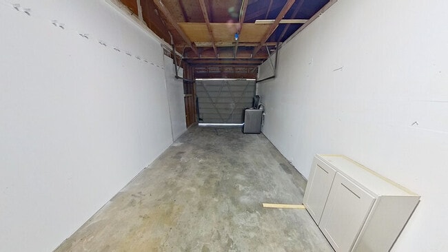 Building Photo - 4675 Holland St