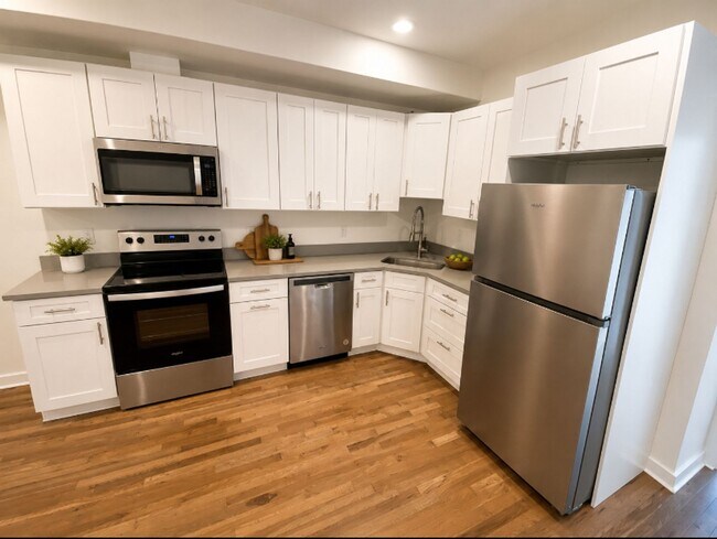 Building Photo - 725 N 39th St
