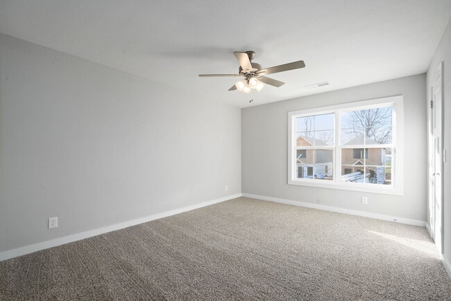 Building Photo - 424 Barry Dr